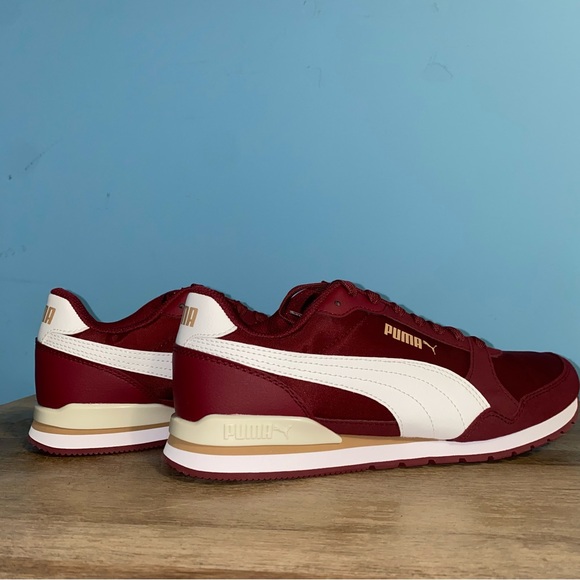 Burgundy Puma Runner V3 - Picture 3 of 5